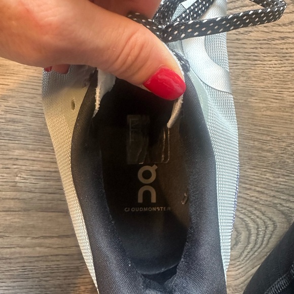 On Cloud Running Women’s Blue Grey and White Athletic Shoes Size 9 Cloudtec - Picture 2 of 5